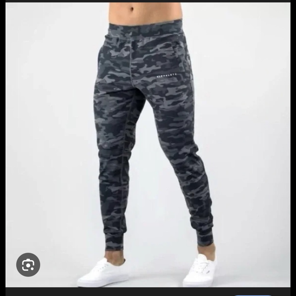 Alphalete Men's Gray Camouflage Jogger Sweatpants